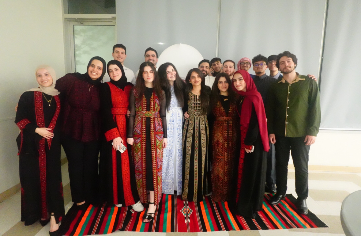volunteering image